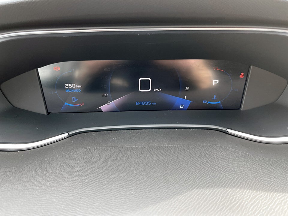 Bild på Peugeot 308 Allure 5D 1.2 PT 131hk Aut B-KAMERA CARPLAY