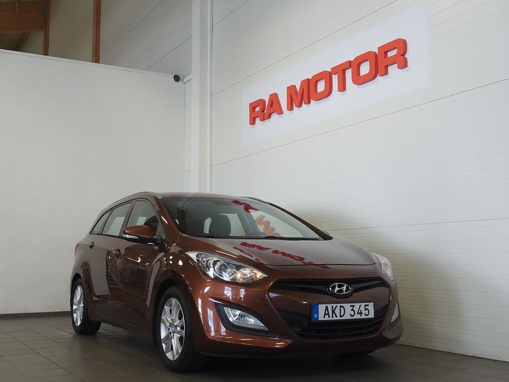 Hyundai i30 Kombi 1.6 GDI 135hk Aut Business Dragkrok Motorvärmare 2014