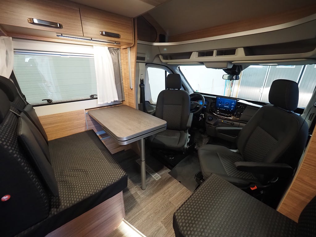 Weinsberg CaraSuite 700 MEG Aut I Markis I Taksäng