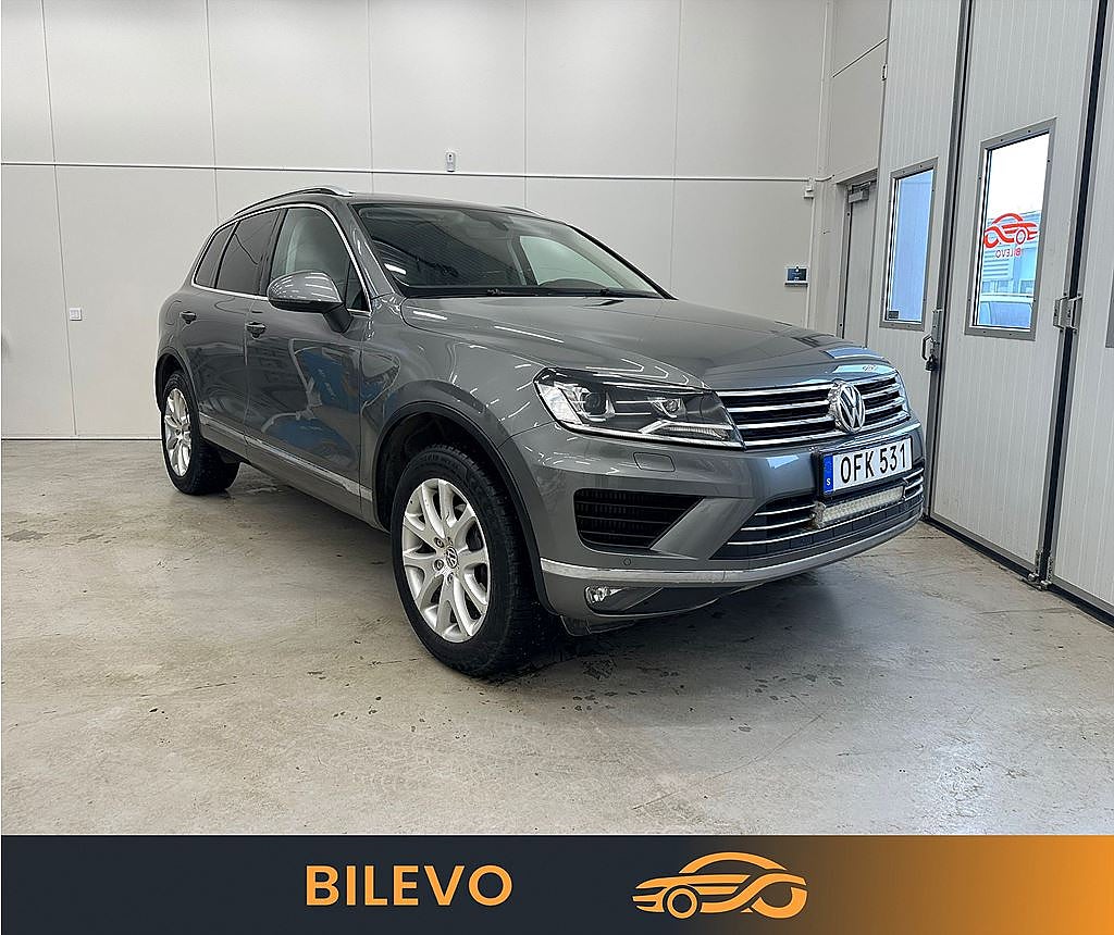 Volkswagen Touareg 3.0 TDI 4M Panorama D-Värmare Skinn Backkamera Dragkrok