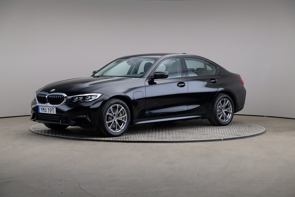 BMW 330e 3 Sedan Sport-Line Nav PDC