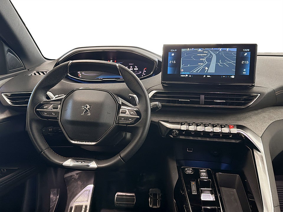 Bild på Peugeot 5008 GT 1.2 PT 130hk Aut 7-SITS B-KAMERA CARPLAY