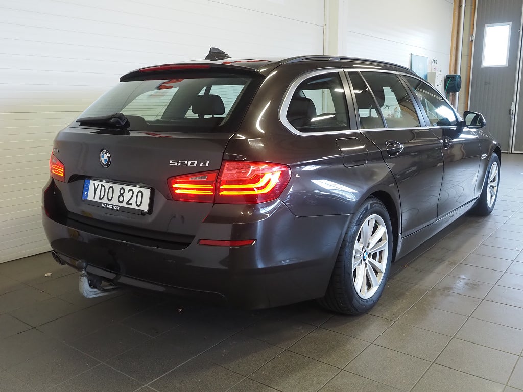 BMW 520d xDrive 190hk Touring Steptronic |Drag|D-värm|Skinn| 2016