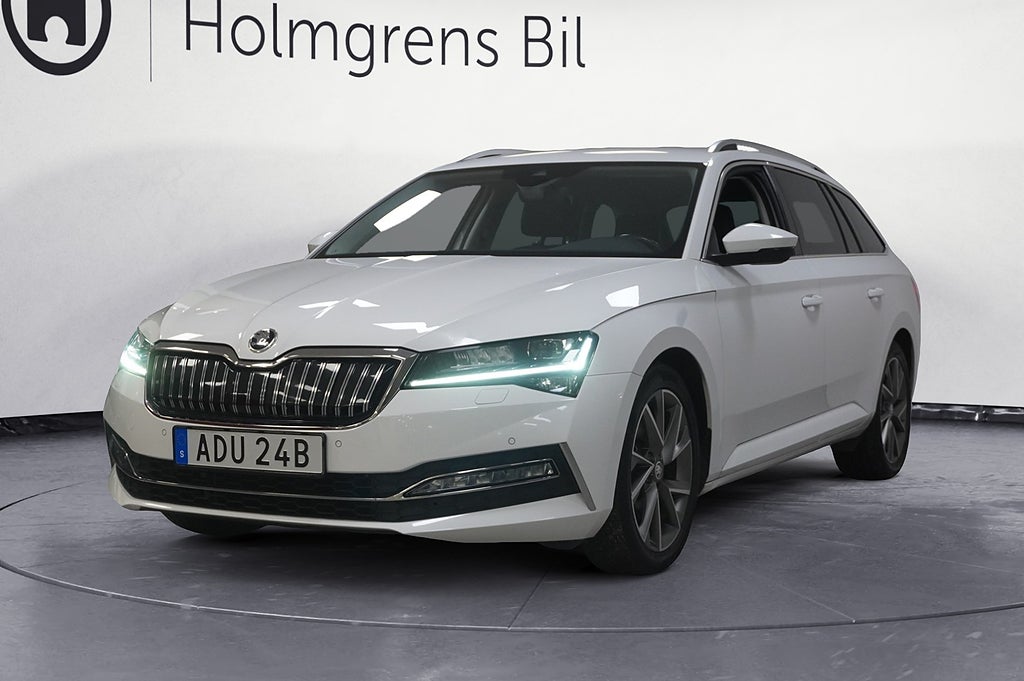 Skoda Superb 2,65% ränta Iv Kombi Plug-In Hybrid Business Cockpit Drag Värmar