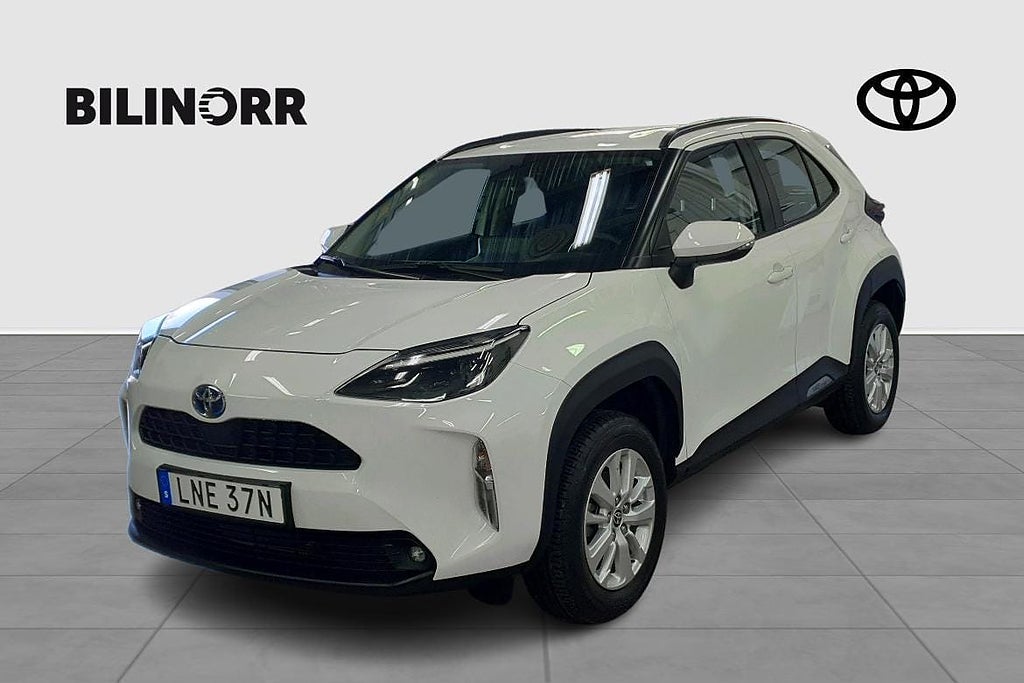 Toyota Yaris Cross Hybrid AWD-i 1,5 ACTIVE | VINTERHJUL | MOTORVÄRMAR...
