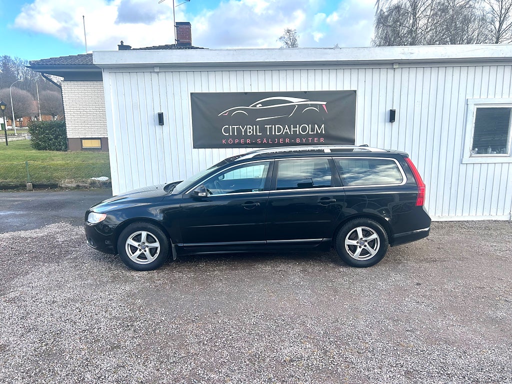 Volvo V70 2.0 Summum Nybesiktigad 