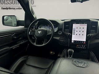 Transportbil - Flak RAM Crew Cab V8 HEMI 11 av 14