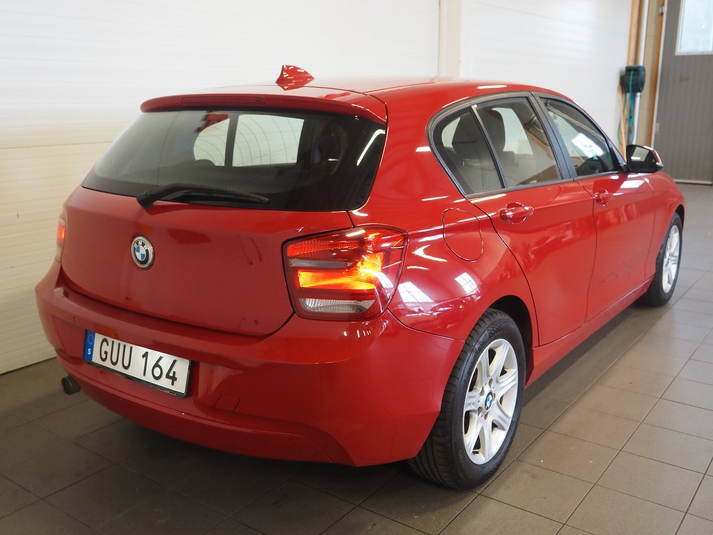 BMW 116 d 5-dörrars Steptronic  Automat P-Sensorer 2013
