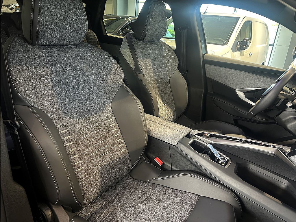 Bild på Peugeot 5008 Allure Hybrid 145hk Aut - 7-SITS, B-KAMERA, CARPLAY