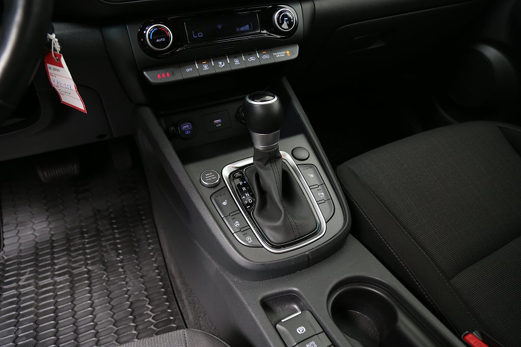Hyundai Kona 1,0 T-GDI 120hk Essential Aut Kamera Motorv Drag 2023