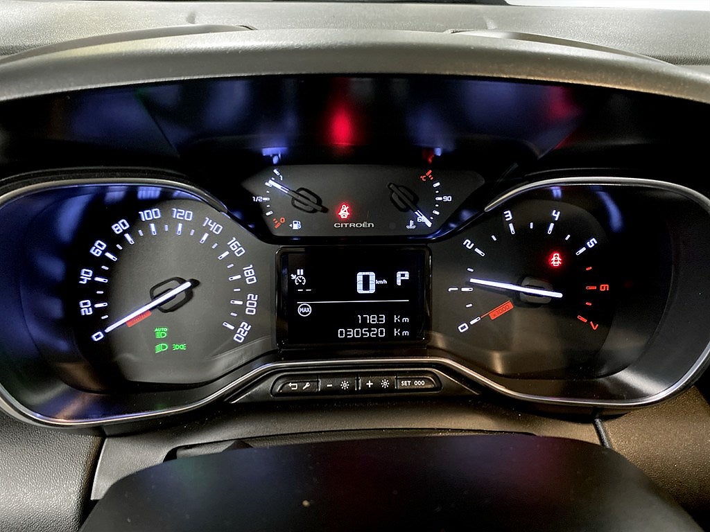 Bild på Citroën C3 Aircross Shine 1.2 PT 130hk Aut - CARPLAY, BACKSENSORER