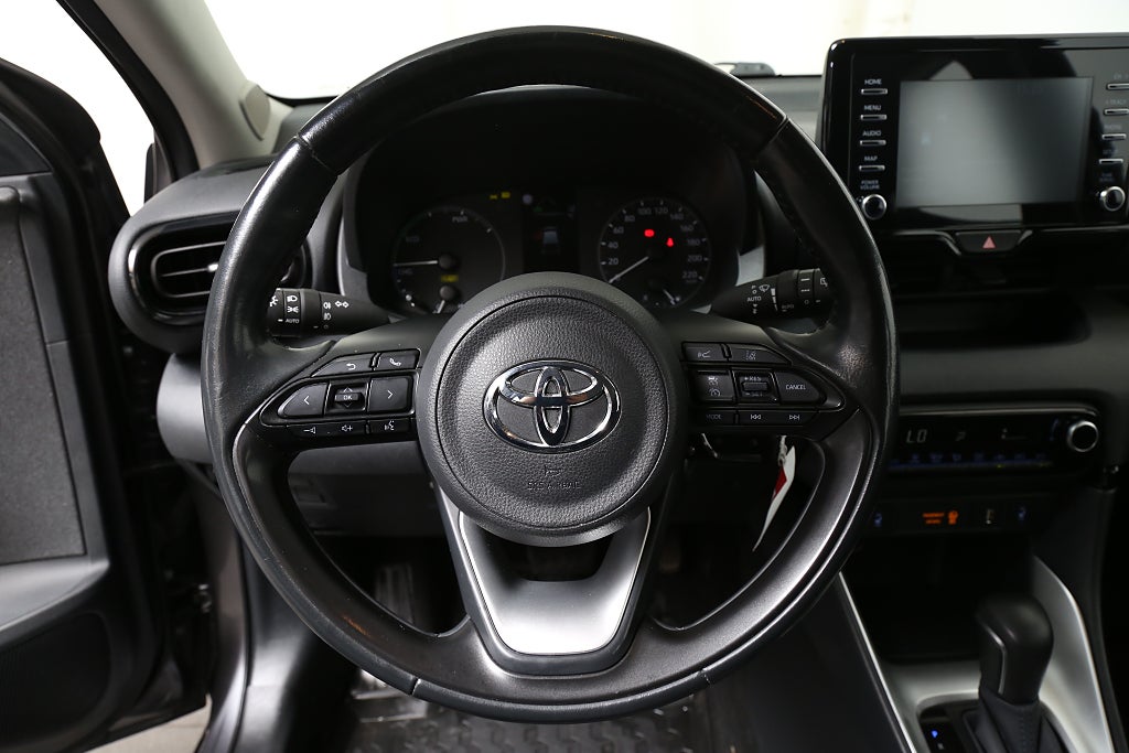 Toyota Yaris 1,5 VVT-i Hybrid CVT Active Kamera 1ägare Motorvärmare 2021
