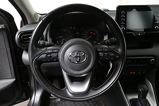 Halvkombi Toyota Yaris 16 av 25