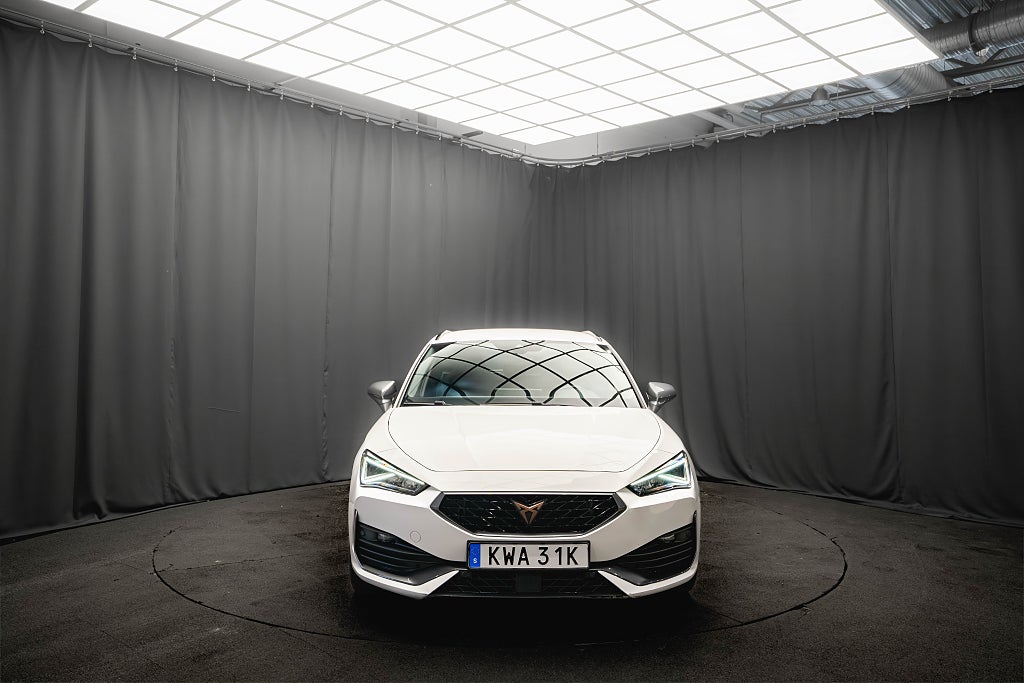 Cupra Leon e-Hybrid DRAG KAMERA ELSTOL MINNE 1-ÄGARE MOMS