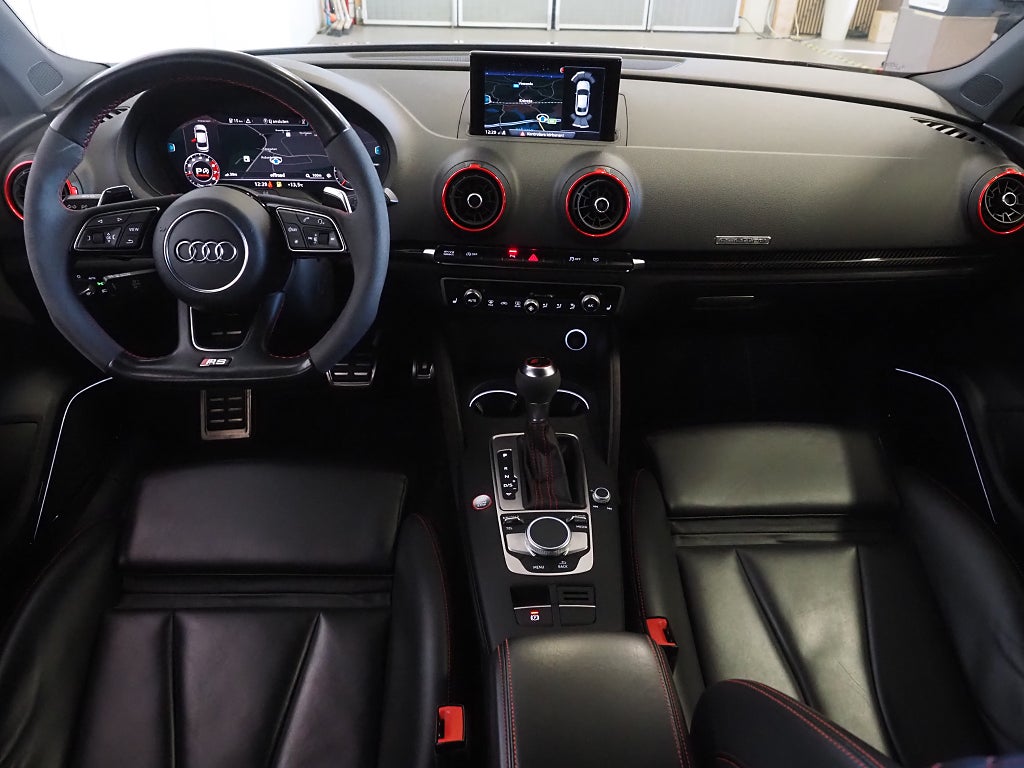 Audi RS3 Sedan 2.5 TFSI 400hk Keramiska Cockpit Matrix Nav 2018