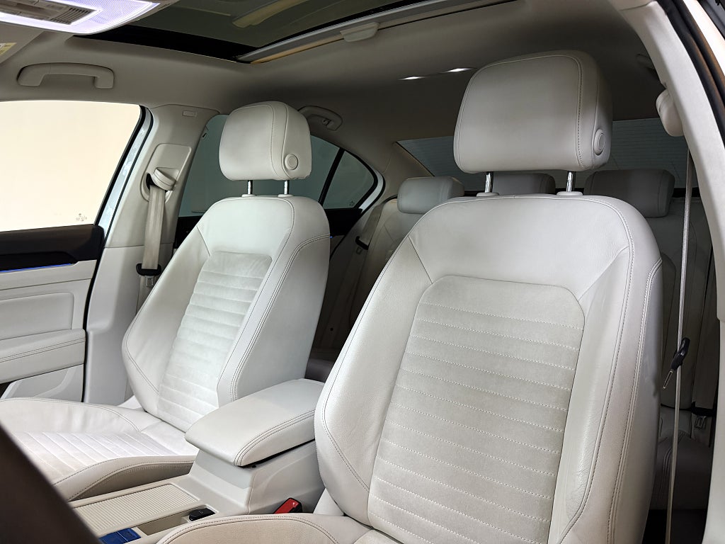 Volkswagen Passat GTE 1.4 TSI ACT GTE PANO VÄRMARE COCKPIT DRAG MASSAGE