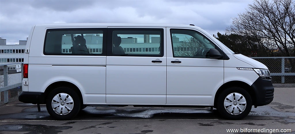 Volkswagen Caravelle 2.0 TDI Automat Drag Navi S/V-hjul 9-sits Moms