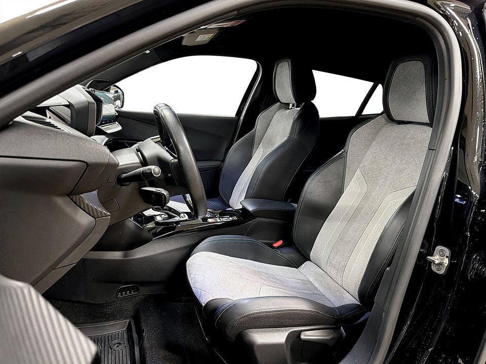 Bild på Peugeot E-2008 GT 50kWh 136hk Aut CARPLAY NAVI