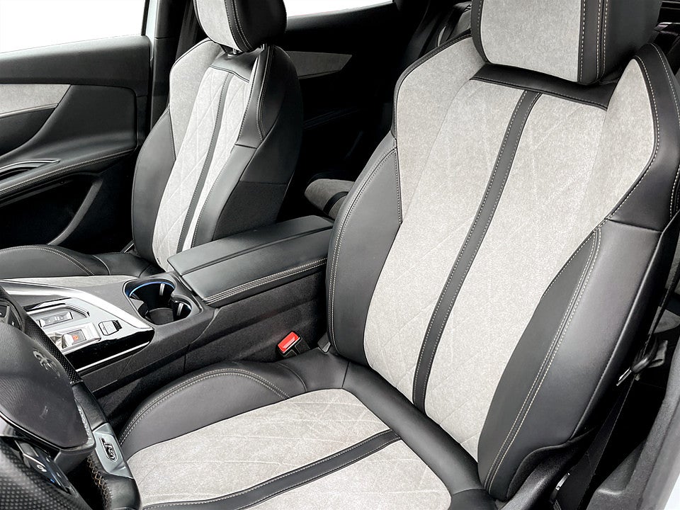 Bild på Peugeot 3008 GT HYBRID4 PHEV 300hk Aut AWD BACKKAMERA