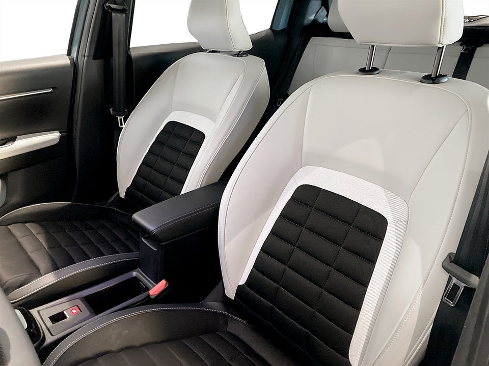 Bild på Citroën C3 Aircross MAX Hybrid 1.2 PT B-KAMERA RATTVÄRME 136hk