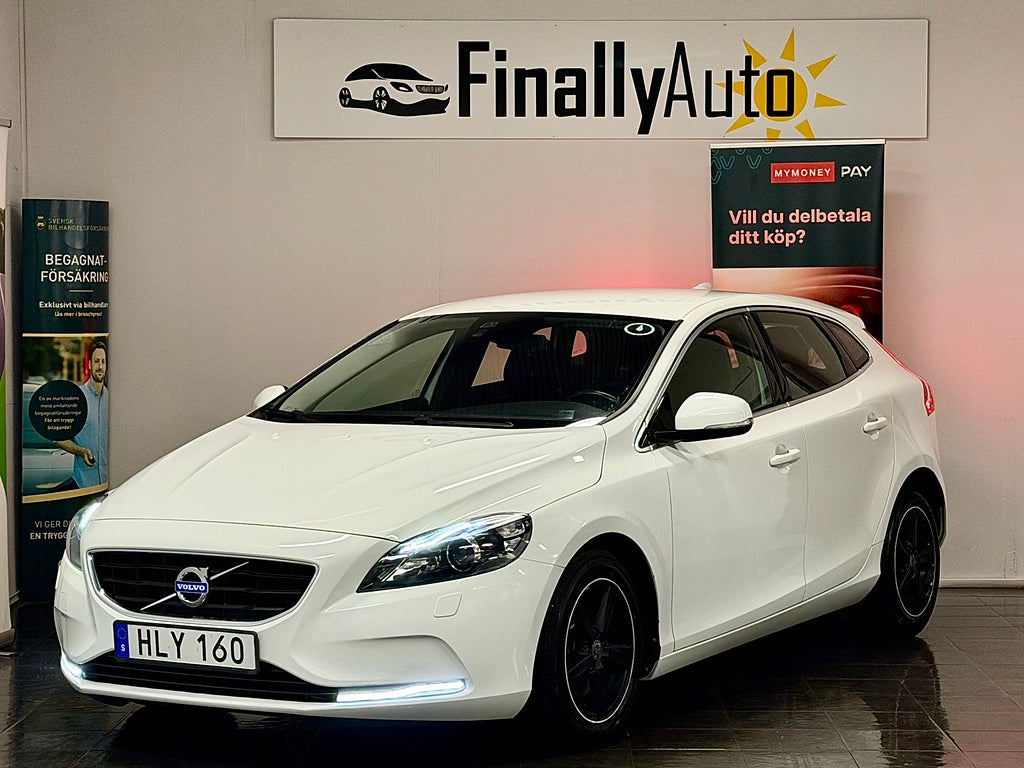 Volvo V40 T2 Momentum. Ny-Kamrem. Ny-Besiktigad. Backkamera 