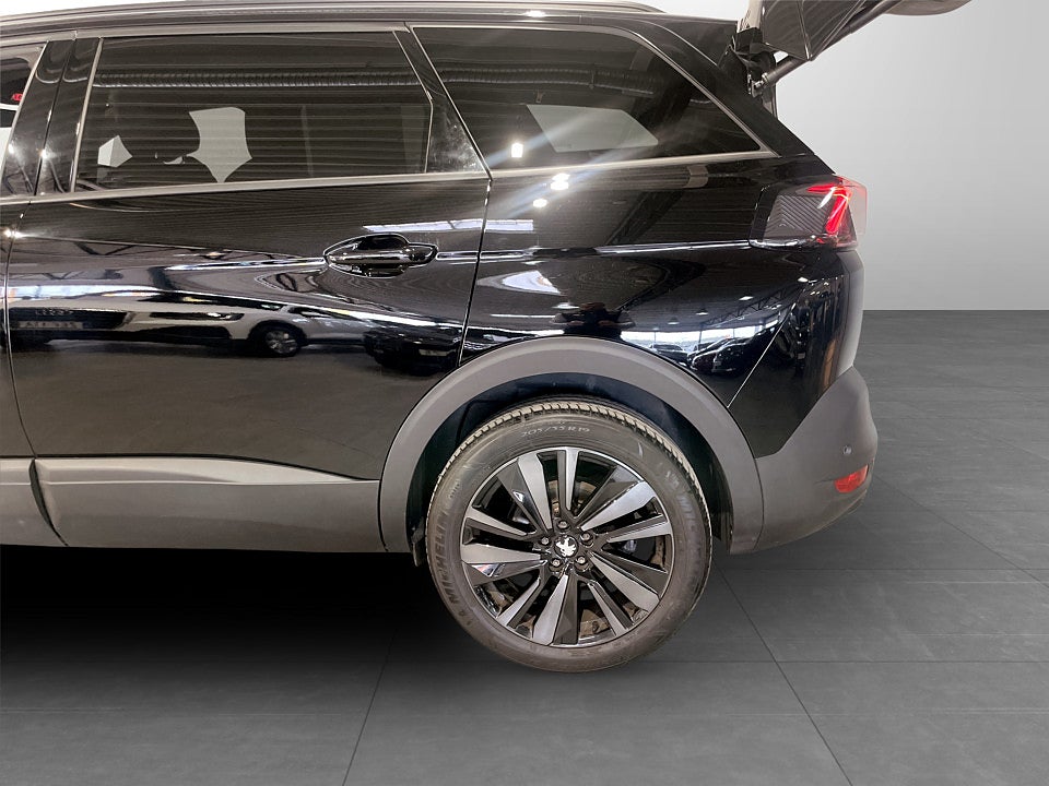 Bild på Peugeot 5008 GT 1.2 PT 130hk Aut 7-SITS B-KAMERA CARPLAY