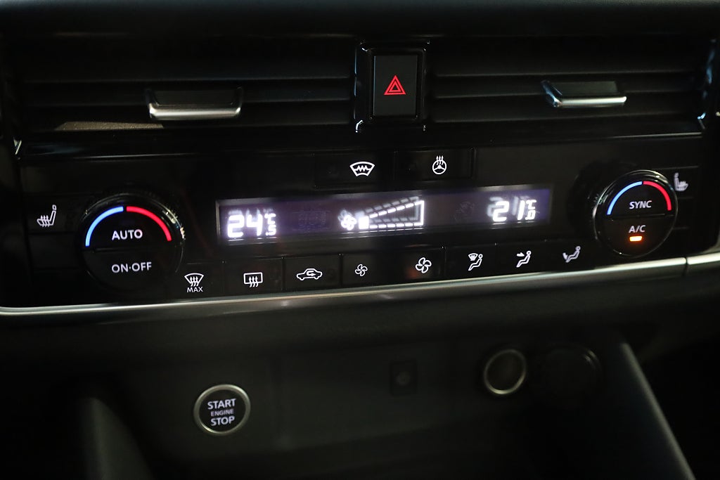 Nissan Qashqai 1.3 DIG-T AUT Drag 360° Navi CarPlay PDC HUD Keyless 2022