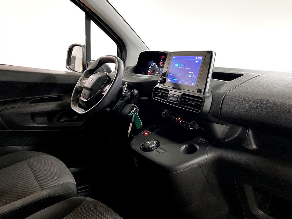 Bild på Peugeot Partner PRO 1.2 PT 130hk Aut L1 P-SENSORER DRAG BLUETOOTH 