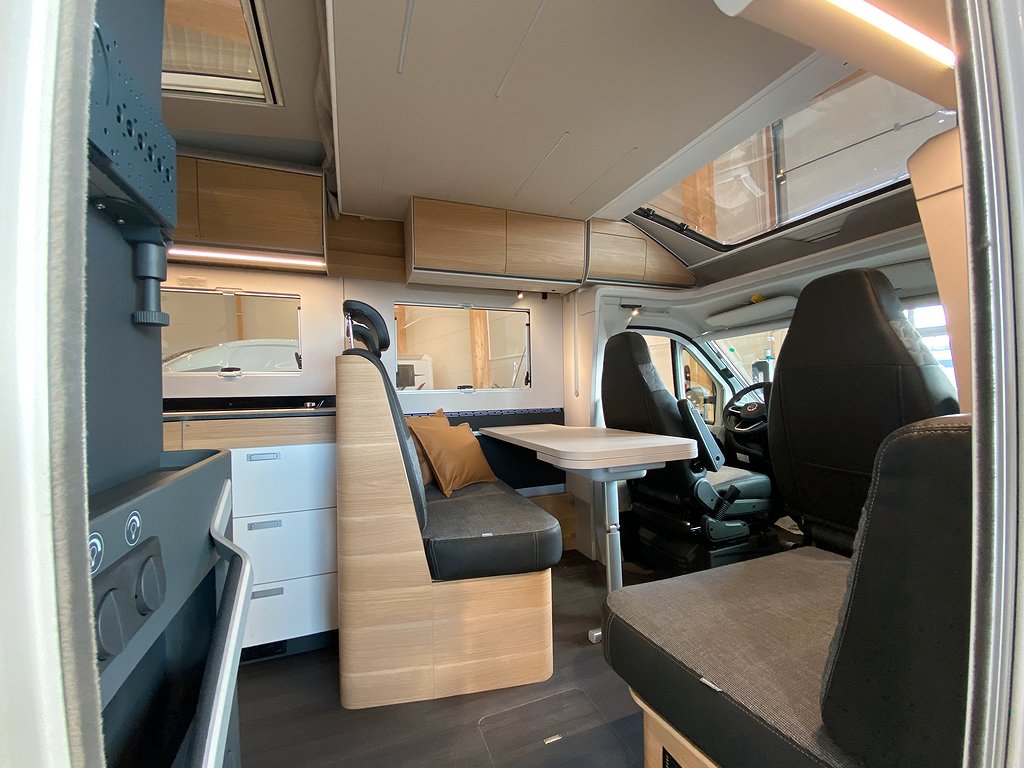 Adria Matrix Plus 670 SL / ALDE / Taksäng / 5 bältad / Auto - Adria