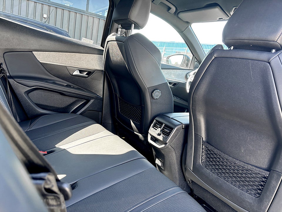 Bild på Peugeot 3008 GT Black Pack 1.2 PT 130hk Aut B-KAMERA CARPLAY