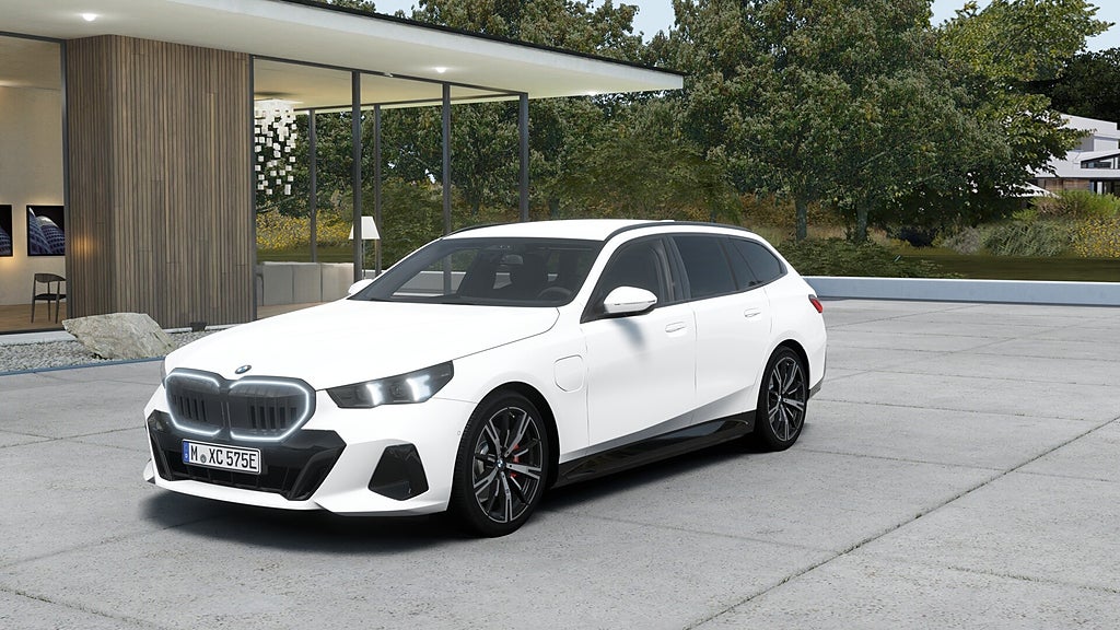 BMW 530 e xDrive Touring M Sport Pro Active Ed Drag DA H K | Ränta 2,95%