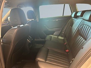 Skoda Superb Kombi 2.0 TDI 4×4 L&K Drag Dvärme CANTON B-kamera S&V – bild 13