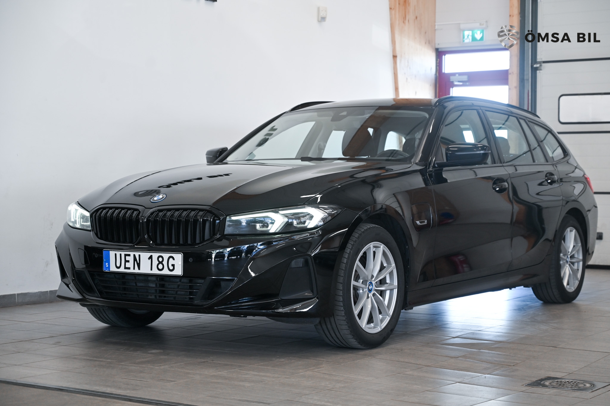 BMW 330 2023, kuva 2/10