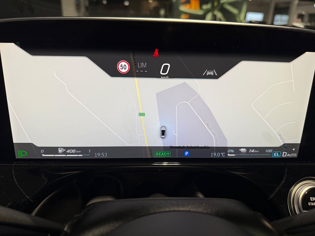 Mercedes-Benz E 300 e AMG Kombi Superscreen Läder 20tum - bild 12