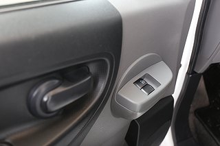 Transportbil - Skåp Nissan NV200 6 av 14