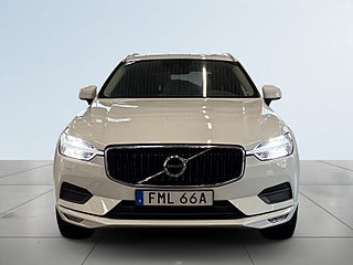 Volvo XC60 B4 AWD Momentum Advanced S&V/Kamera/Pano/Skinn/Pvärm – bild 2