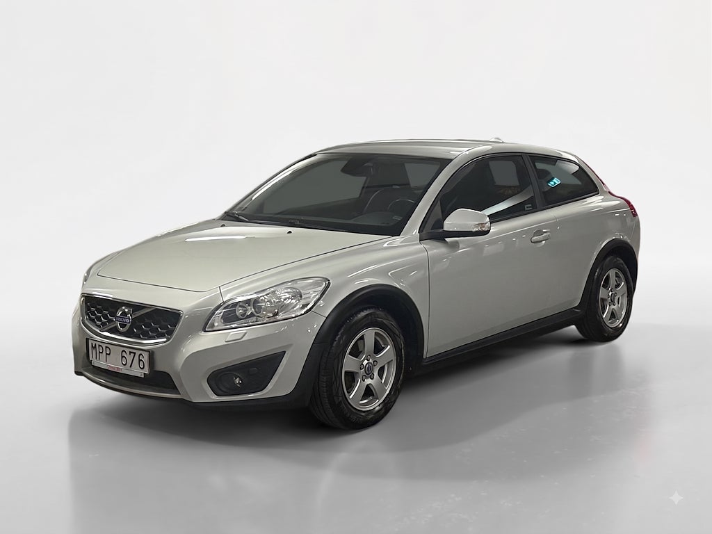Volvo C30 2.0 MOMENTUM MVÄRM NYSERV XENON S+V DÄCK - 431kr/mån