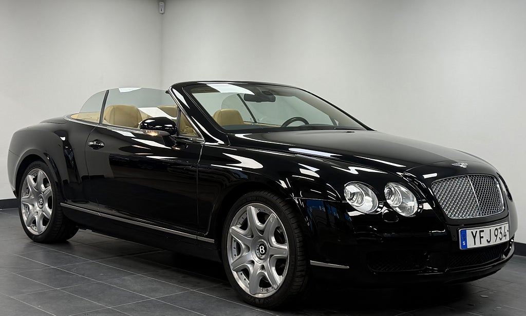 Bentley Continental GTC 6.0 W12 Mulliner 560hk 