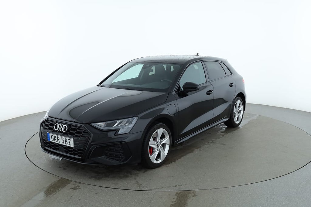 Audi A3 Sportback 45 TFSI e S Line / CarPlay, PDC
