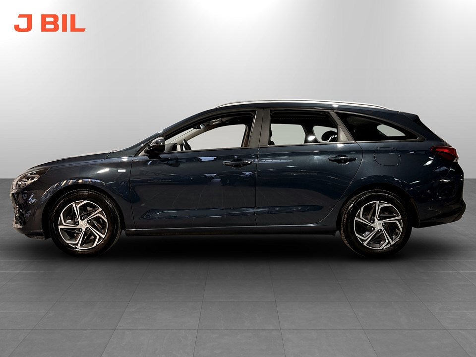 Bild på Hyundai i30 Kombi Essential 1.0 T-GDI 120hk Aut - B-KAMERA, EN ÄGARE