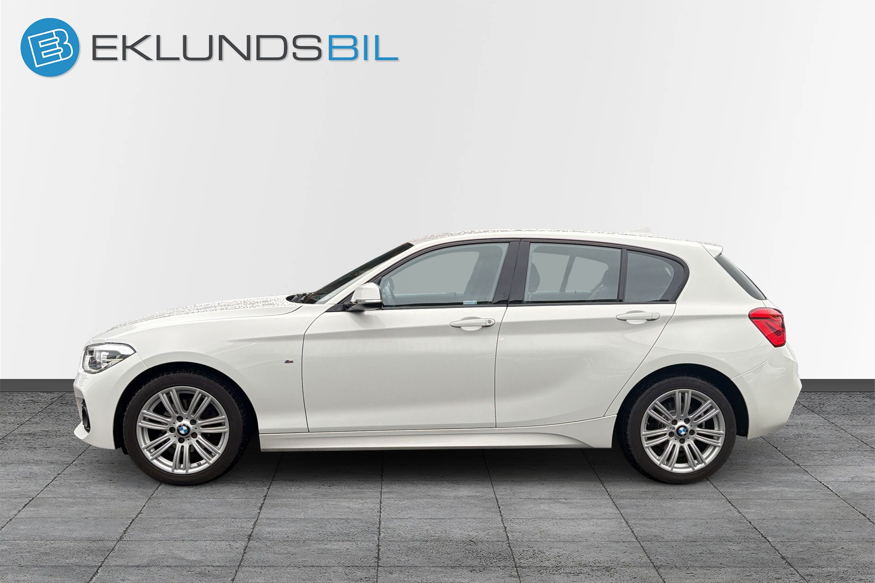 BMW 118d xDrive 5-dörrars M Sport PDC Farthållare Nyserv 2017 - miniatyr 27