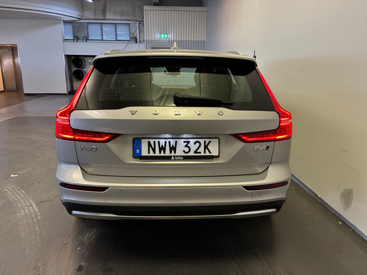 Volvo V60 Cross Country 2024, photo 7/10