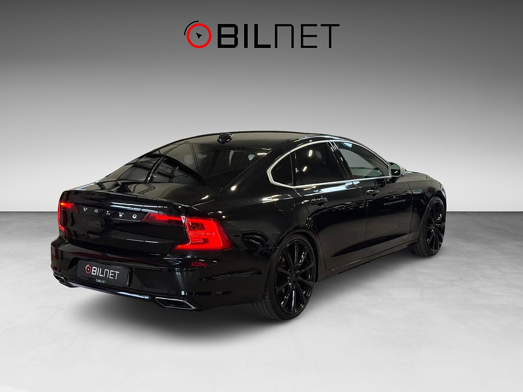 Volvo S90 D5 AWD 235hk R-Design Pano Värmare VOC HUD 21" Carbon