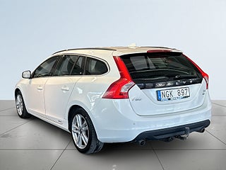 Volvo V60 D4 AWD Aut Momentum Dvärm/Skinn/Drag/Psens/Xenon