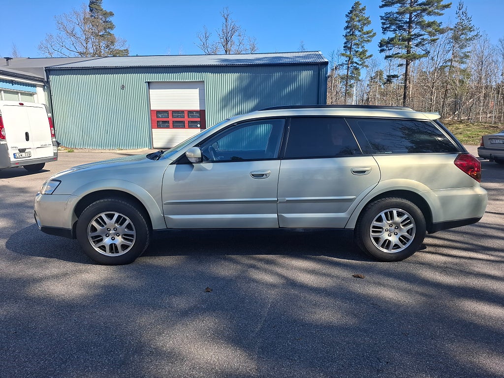 Subaru Outback 2.5 4WD
