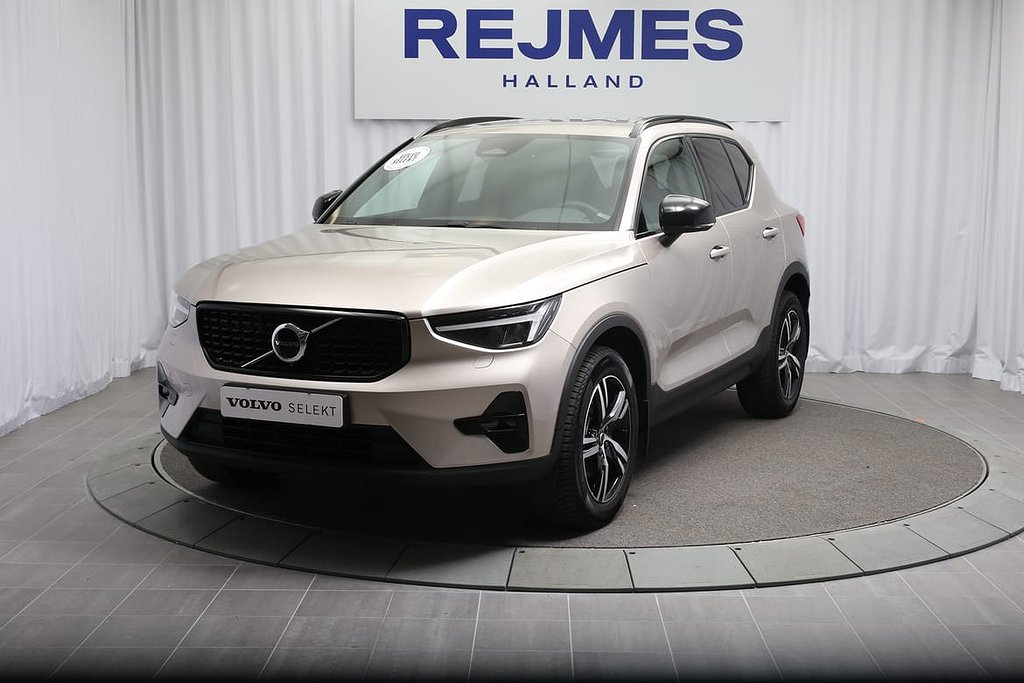 Volvo XC40 B4 FWD Bensin Plus Dark Drag Motorstol Förarstöd