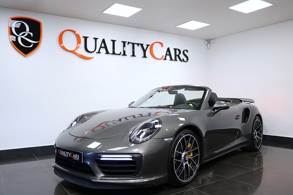 Porsche 991 911 Turbo S Cab Sport Chrono /Kolfiber/Nya däck