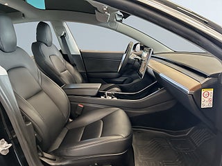 Tesla Model 3 Long Range AWD S&V-hjul/Autopilot 3/Premium ljud/Drag