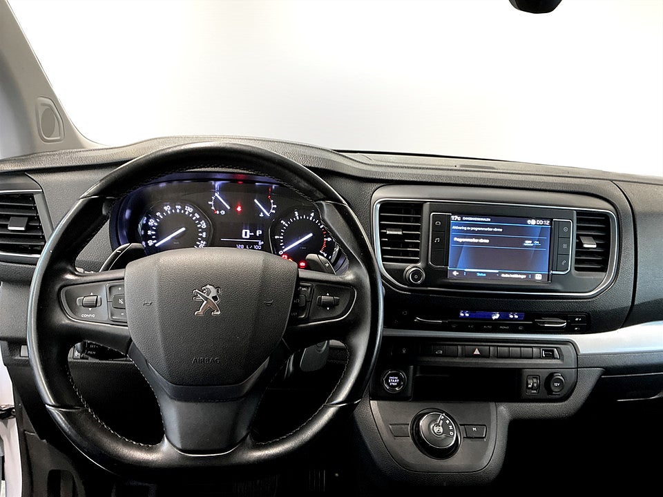 Bild på Peugeot Expert PRO+ 2.0 BHDi 145hk Aut L3 DRAG FARTHÅLLARE