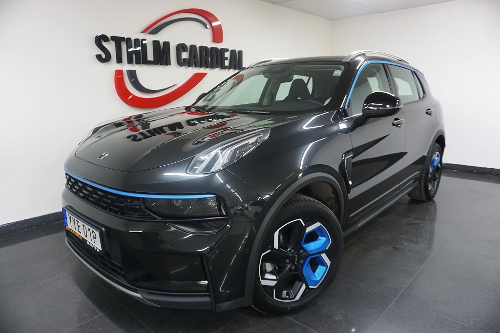 Lynk & Co 01 HEV DCT D.Krok, Panorama CarPlay, Cockpit, BLIS, Kamera